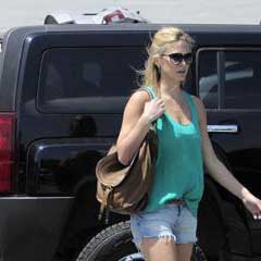 Leo DiCaprio and Bar Refaeli: Shopping Sweethearts