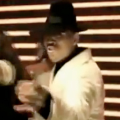 Chris Brown - She Ain’t You　[New Music Video]
