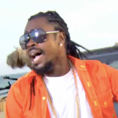 Beenie Man ft Camar - Jamaican Party / Dancehall Nuh Dead [Official Music Video]